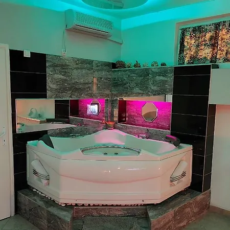Bahami Jacuzii Apartman * Novi Sad